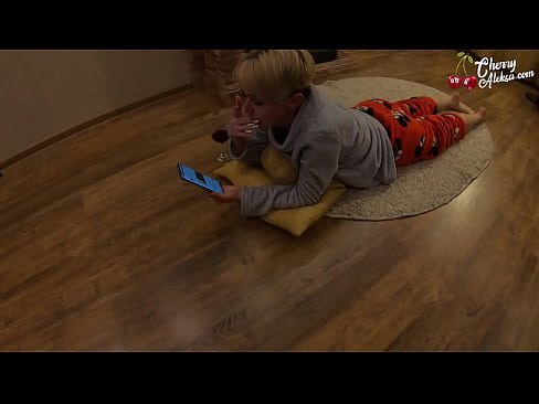 ❤️ Adala Blonde minono Dick lehibe minono sy mitsambikina eo aminy - Anal Sex ☑ Fomba vetaveta mafy aminay ﹏